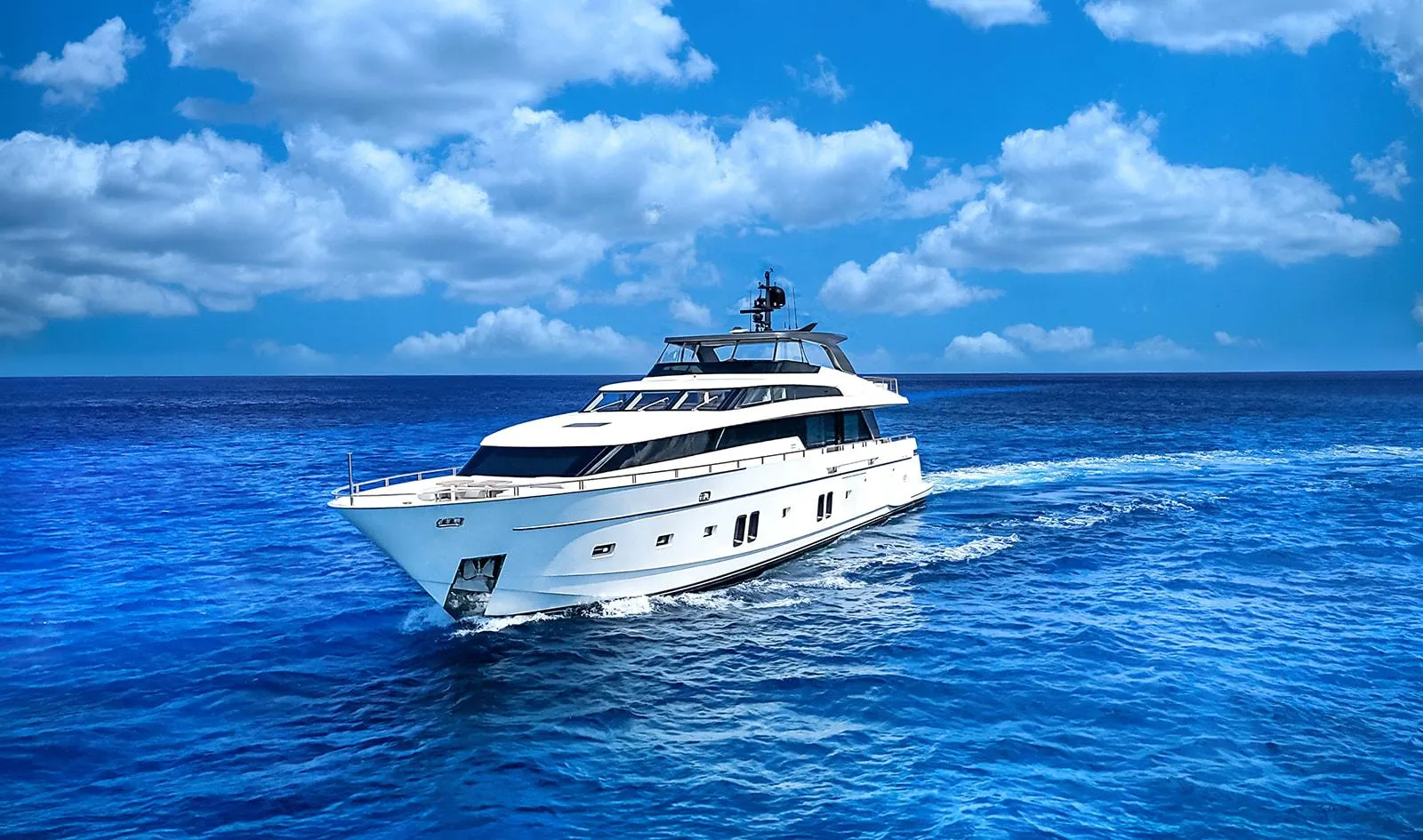 Sanlorenzo SL104 exterior lines en venta · Yates México · Cozumel