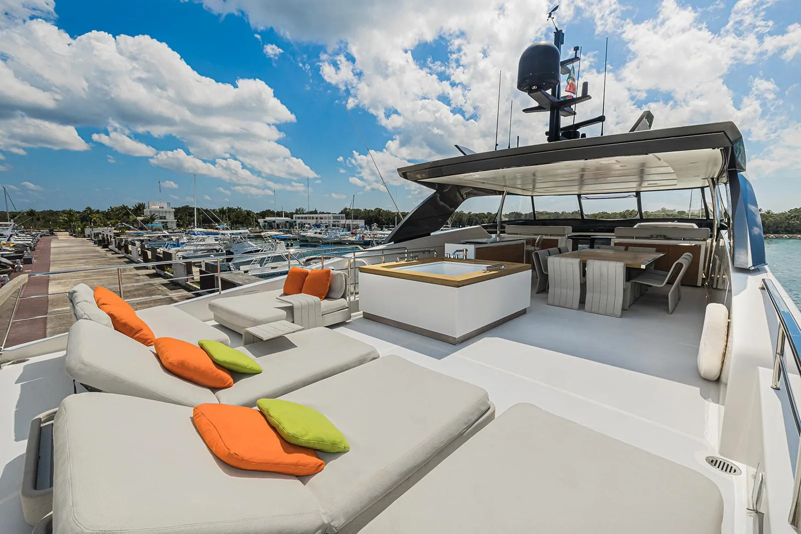 Sanlorenzo SL104 exterior lines en venta · Yates México · Cozumel