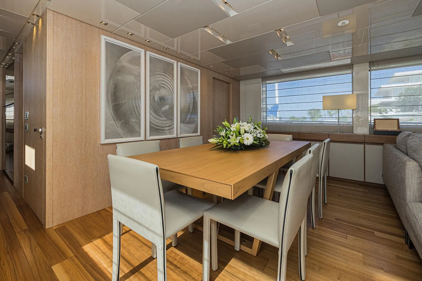 Sanlorenzo SL104 interior y salón principal en venta · Yates México · Cozumel