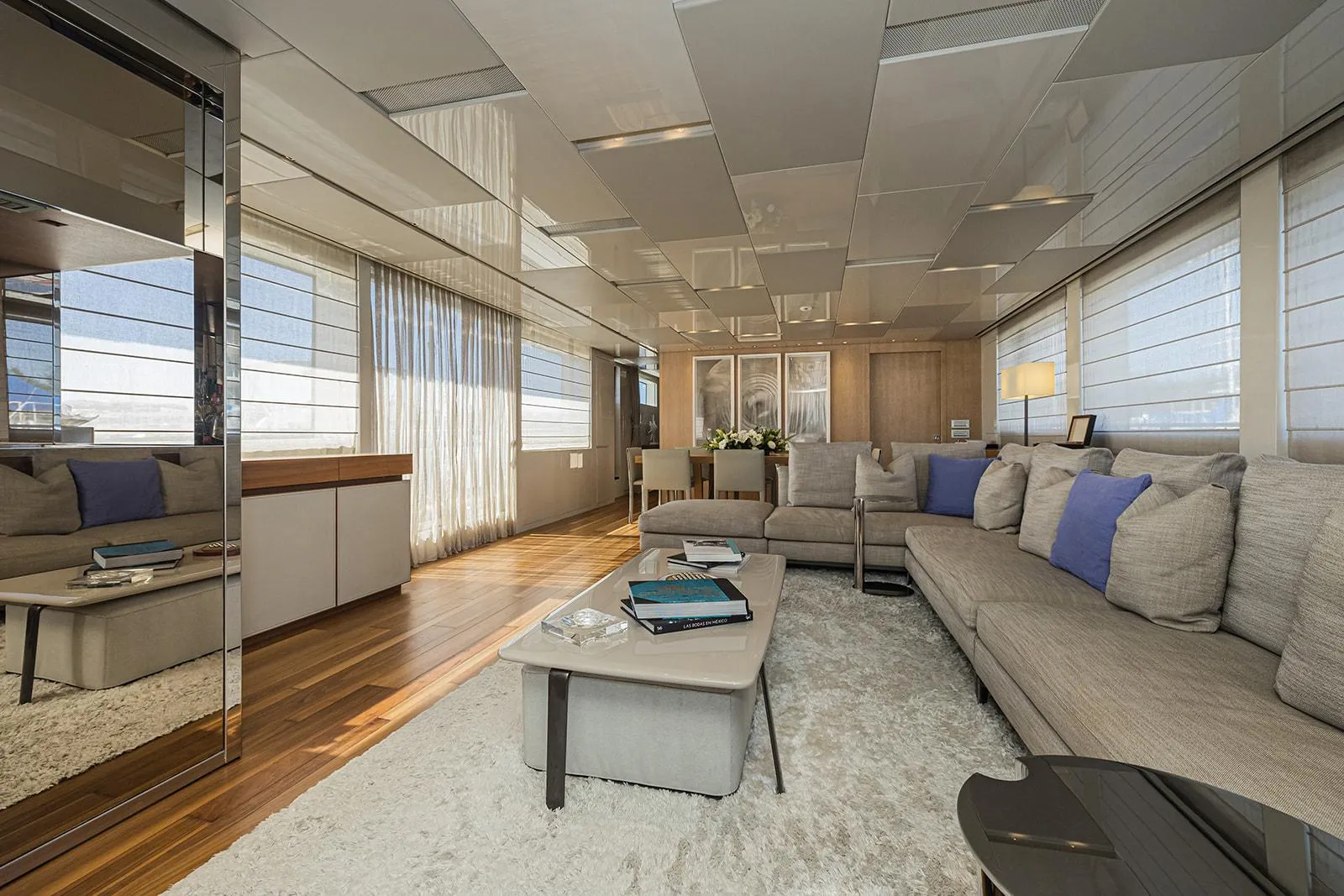 Sanlorenzo SL104 interior y salón principal en venta · Yates México · Cozumel