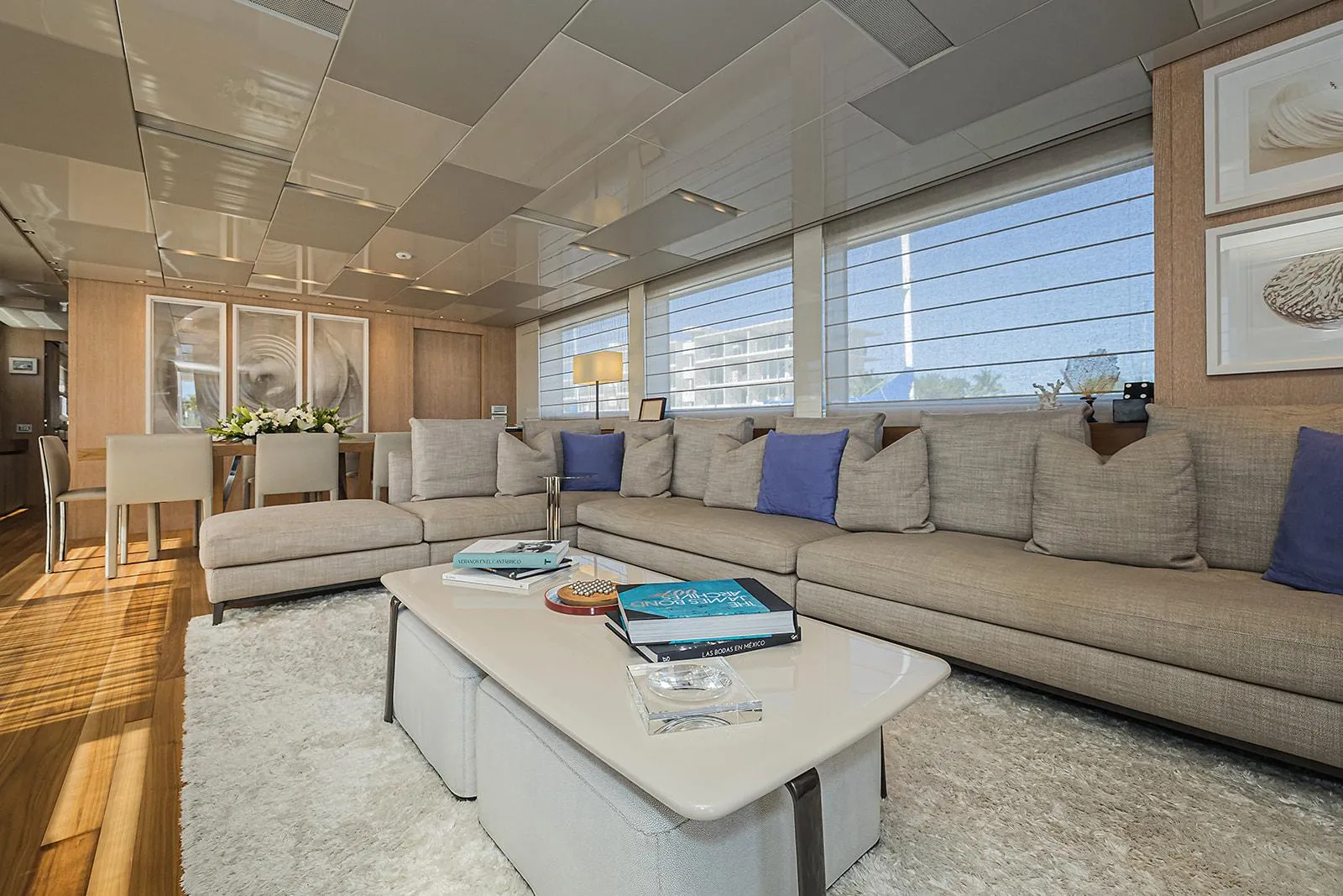 Sanlorenzo SL104 interior y salón principal en venta · Yates México · Cozumel