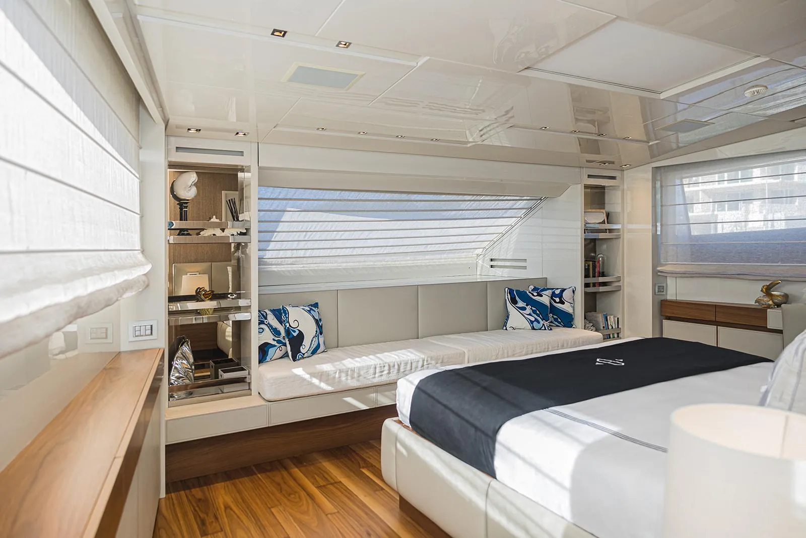 Sanlorenzo SL104 cabinas en venta · Yates México · Cozumel