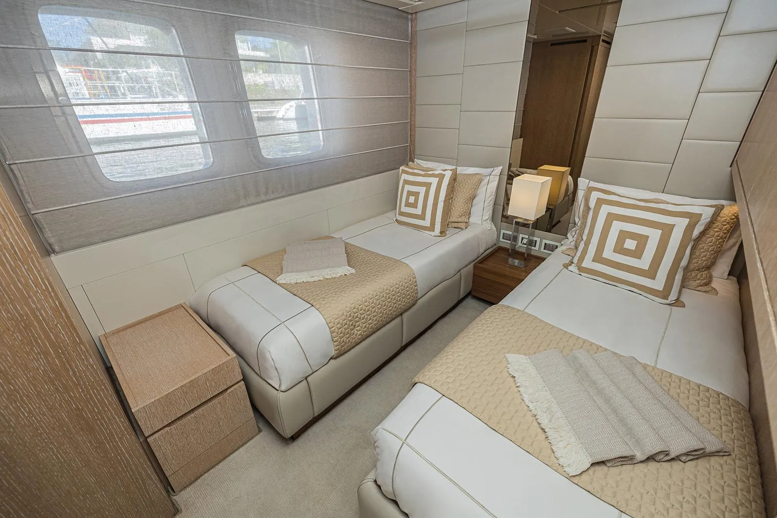 Sanlorenzo SL104 cabinas en venta · Yates México · Cozumel