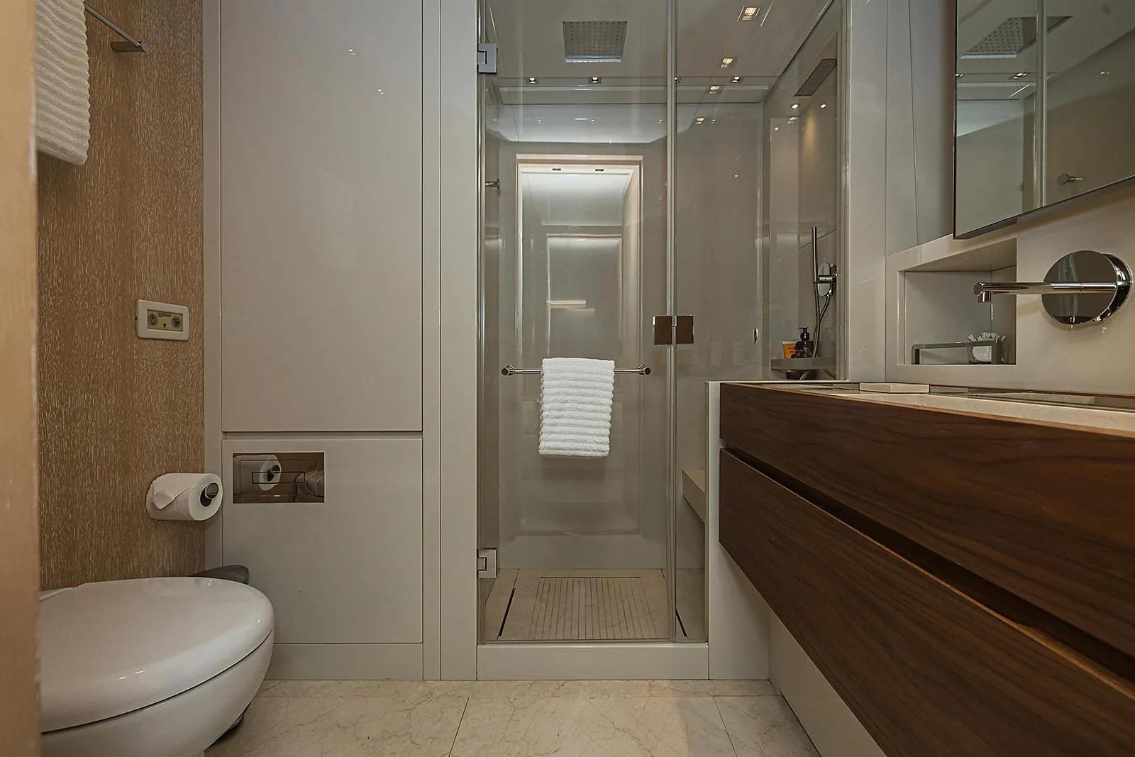 Sanlorenzo SL104 cabinas en venta · Yates México · Cozumel