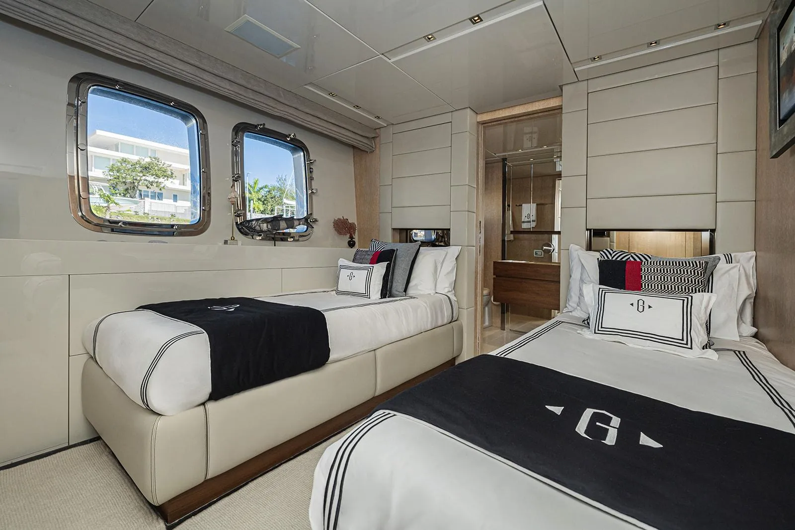 Sanlorenzo SL104 cabinas en venta · Yates México · Cozumel