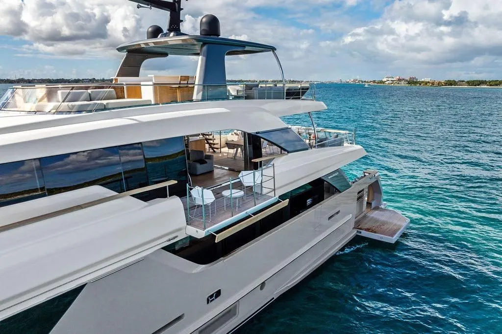 Sanlorenzo 118' en venta · Yates México