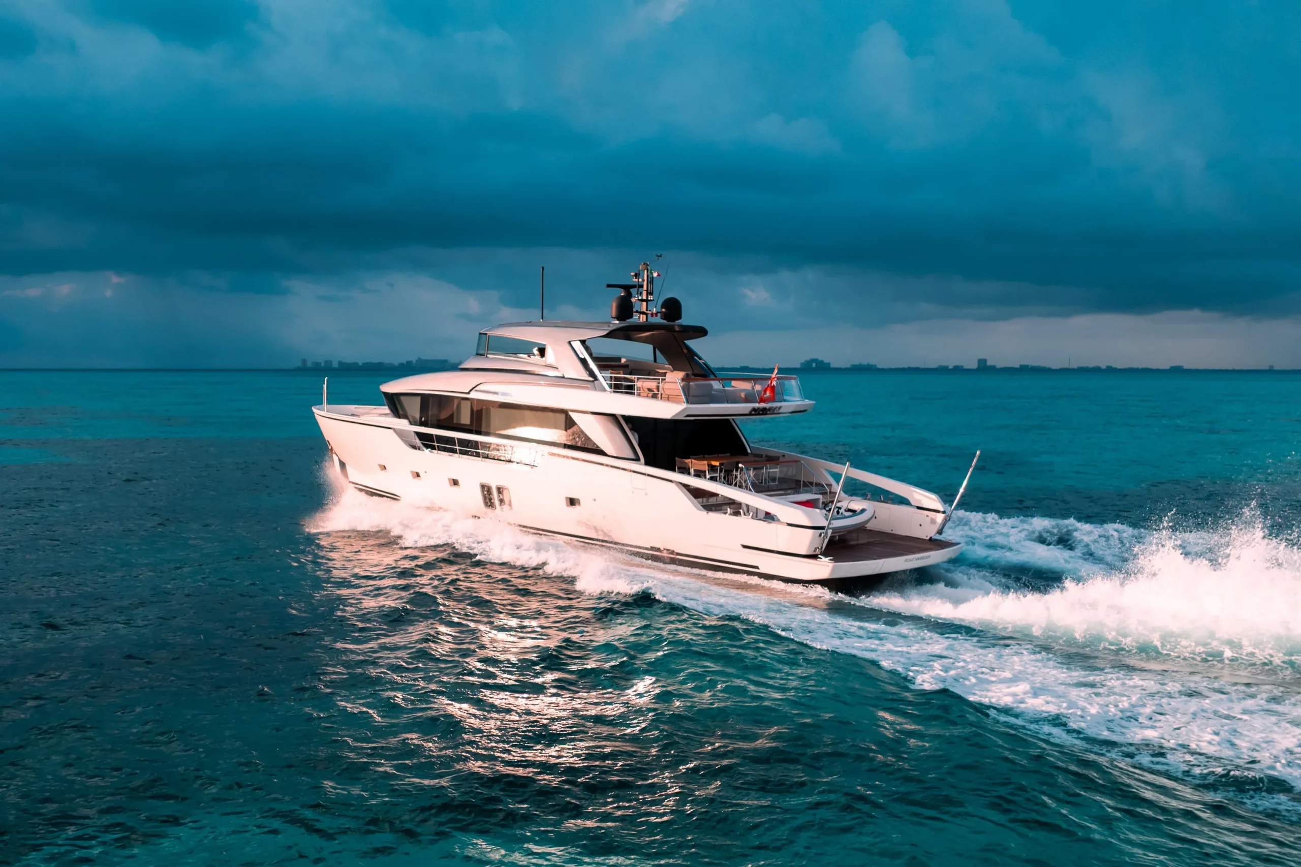 Sanlorenzo 88' en venta · Yates México · Cancún