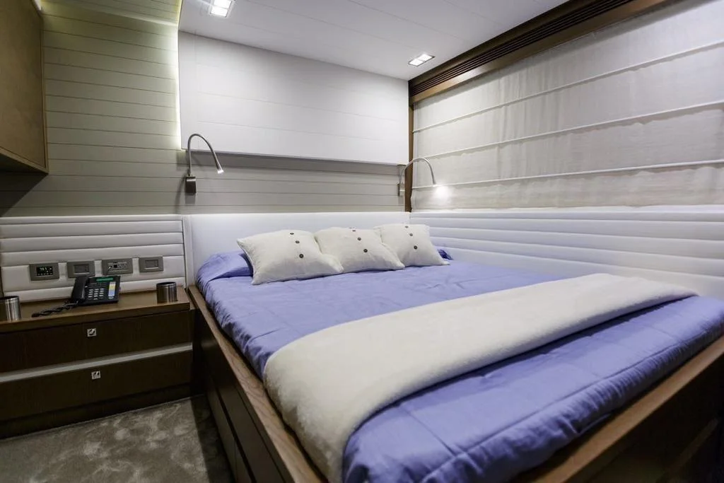 Custom Line 100 · Yate en venta en Panamá · Yates México