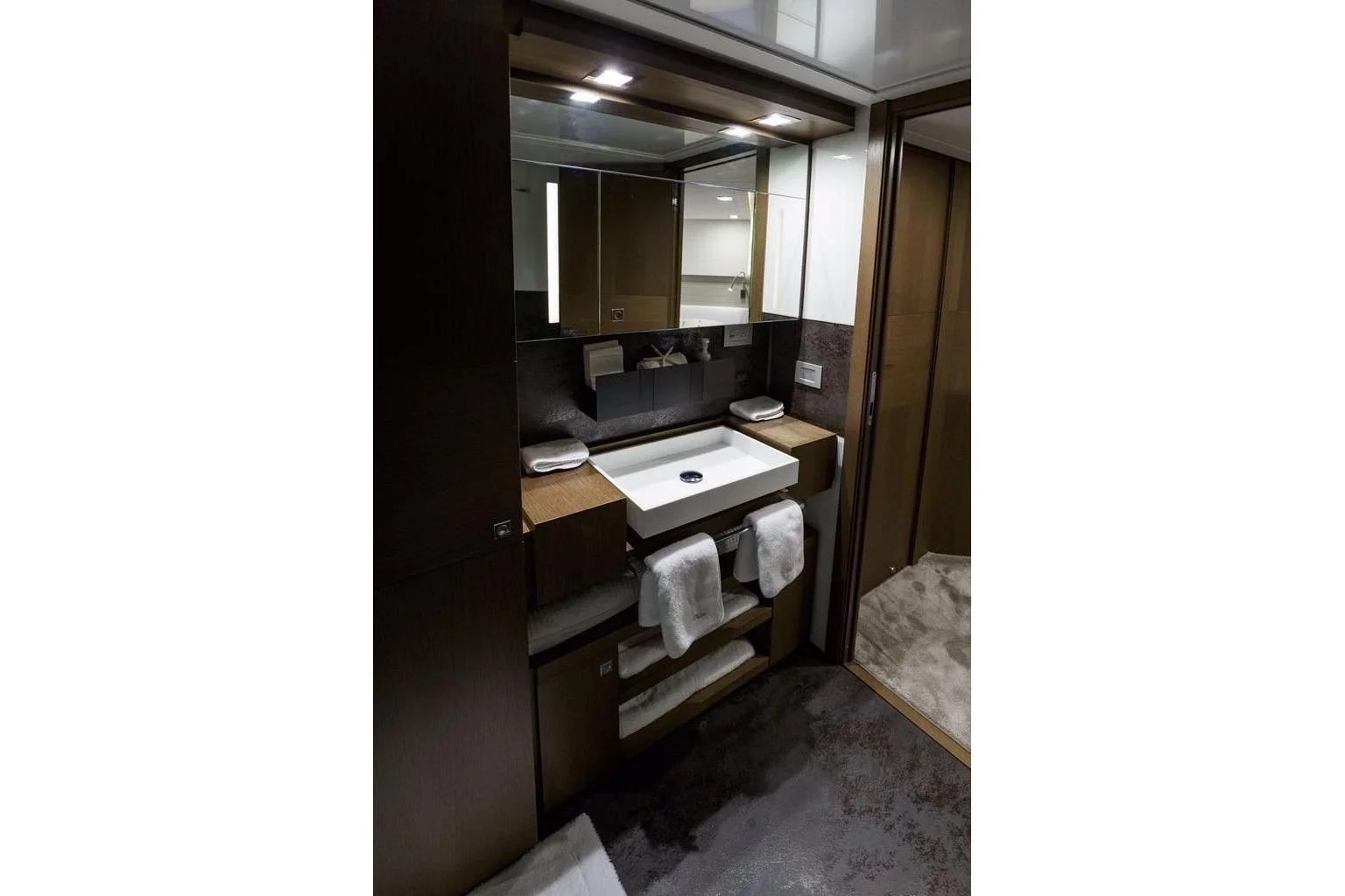 Custom Line 100 · Yate en venta en Panamá · Yates México