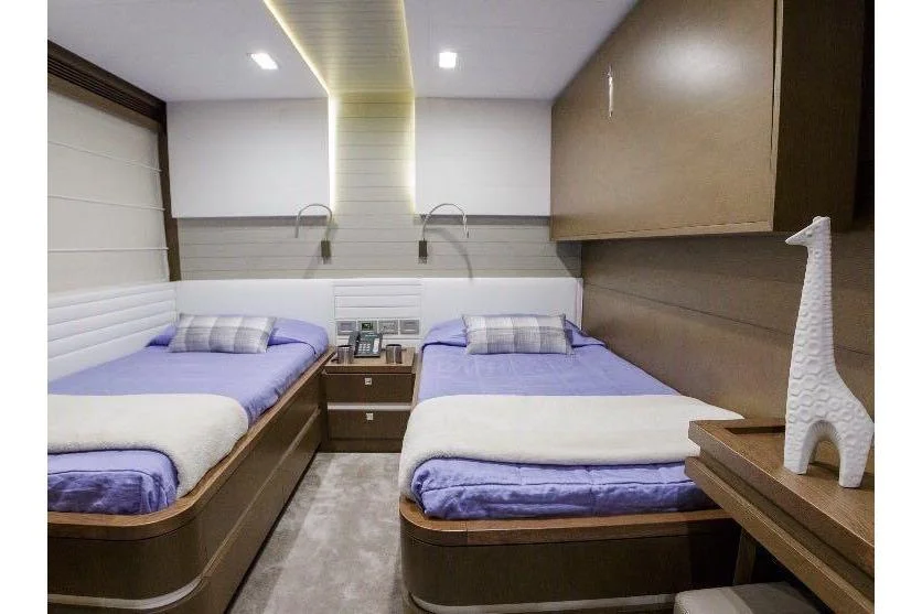 Custom Line 100 · Yate en venta en Panamá · Yates México