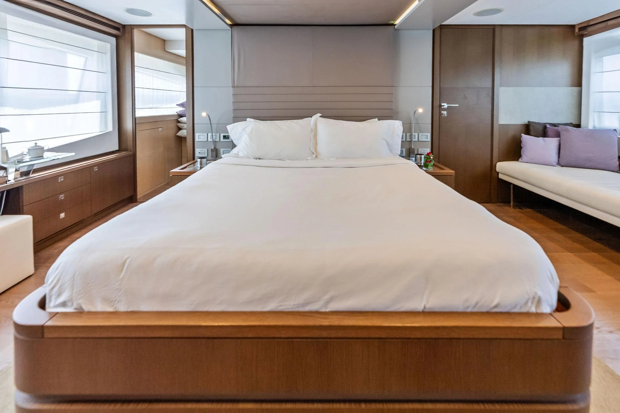 Custom Line 100 · Yate en venta en Panamá · Yates México