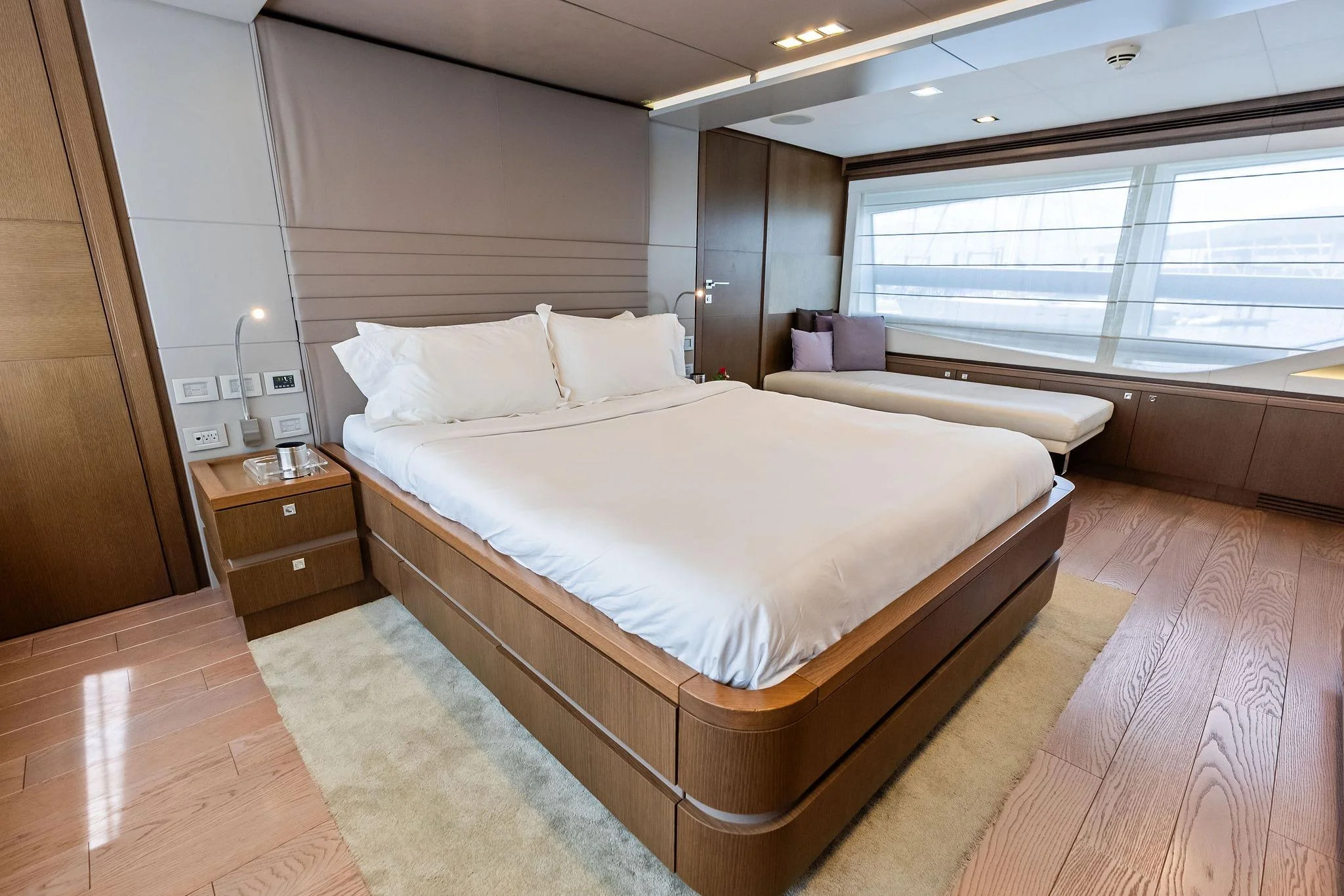 Custom Line 100 · Yate en venta en Panamá · Yates México