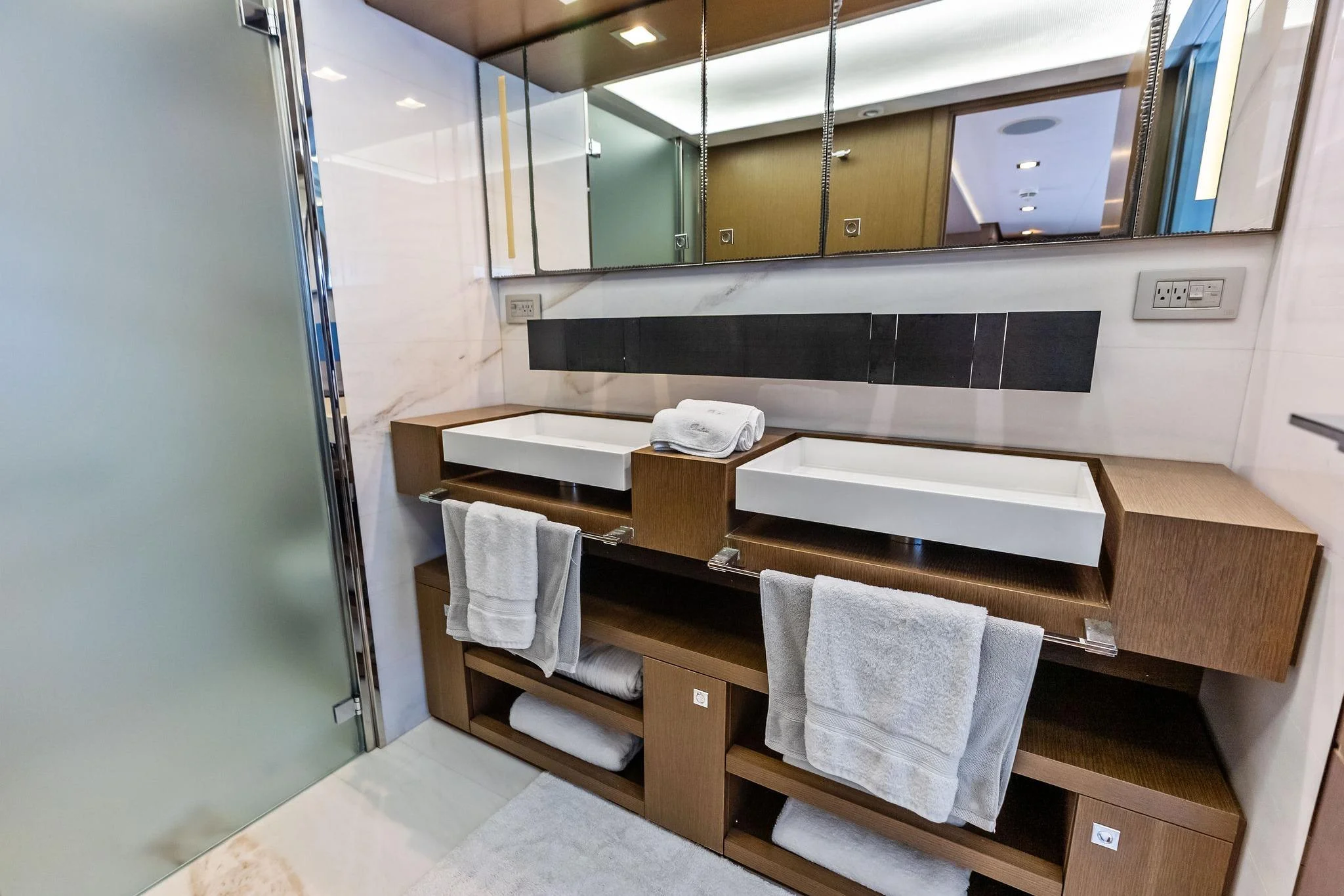 Custom Line 100 · Yate en venta en Panamá · Yates México