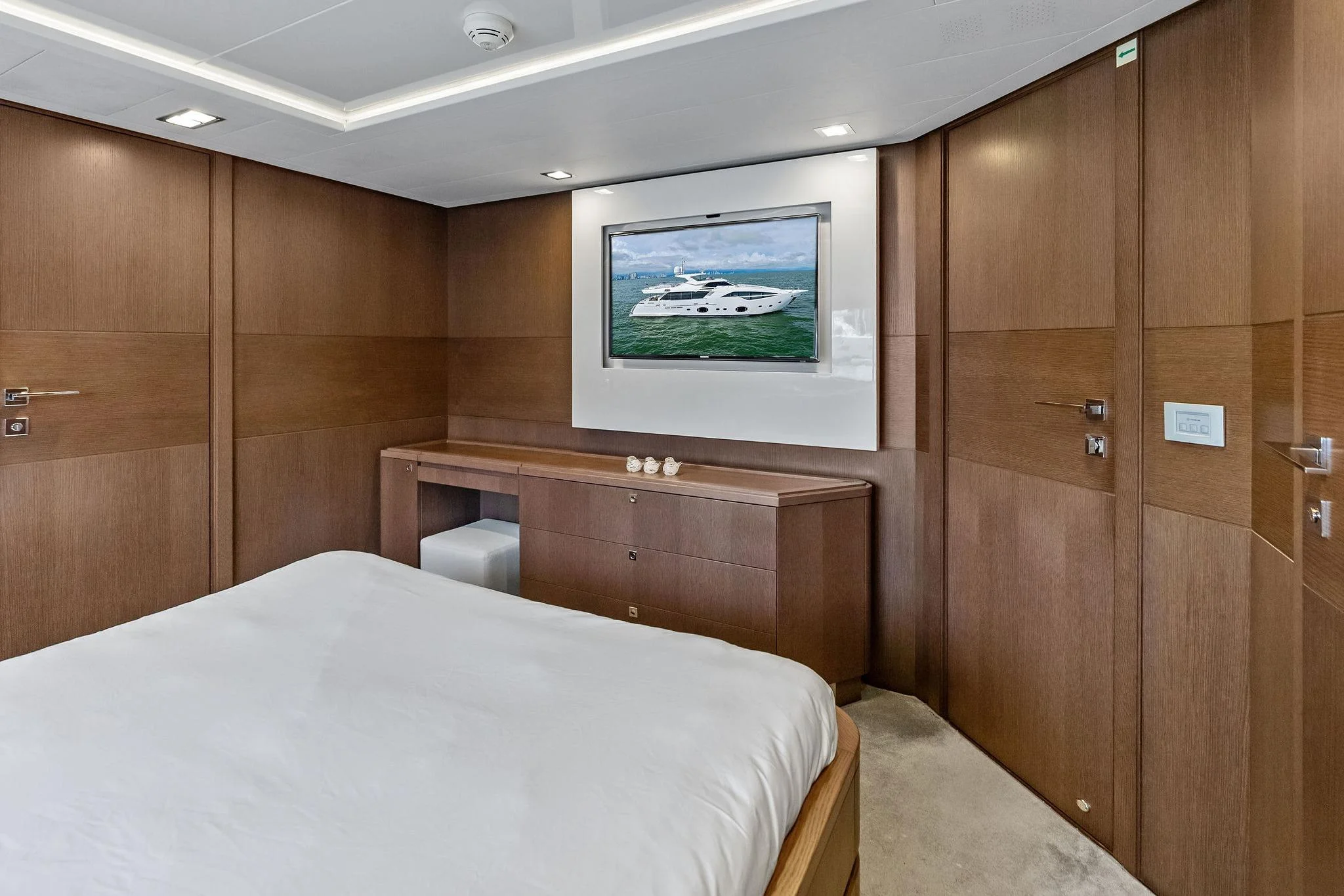 Custom Line 100 · Yate en venta en Panamá · Yates México