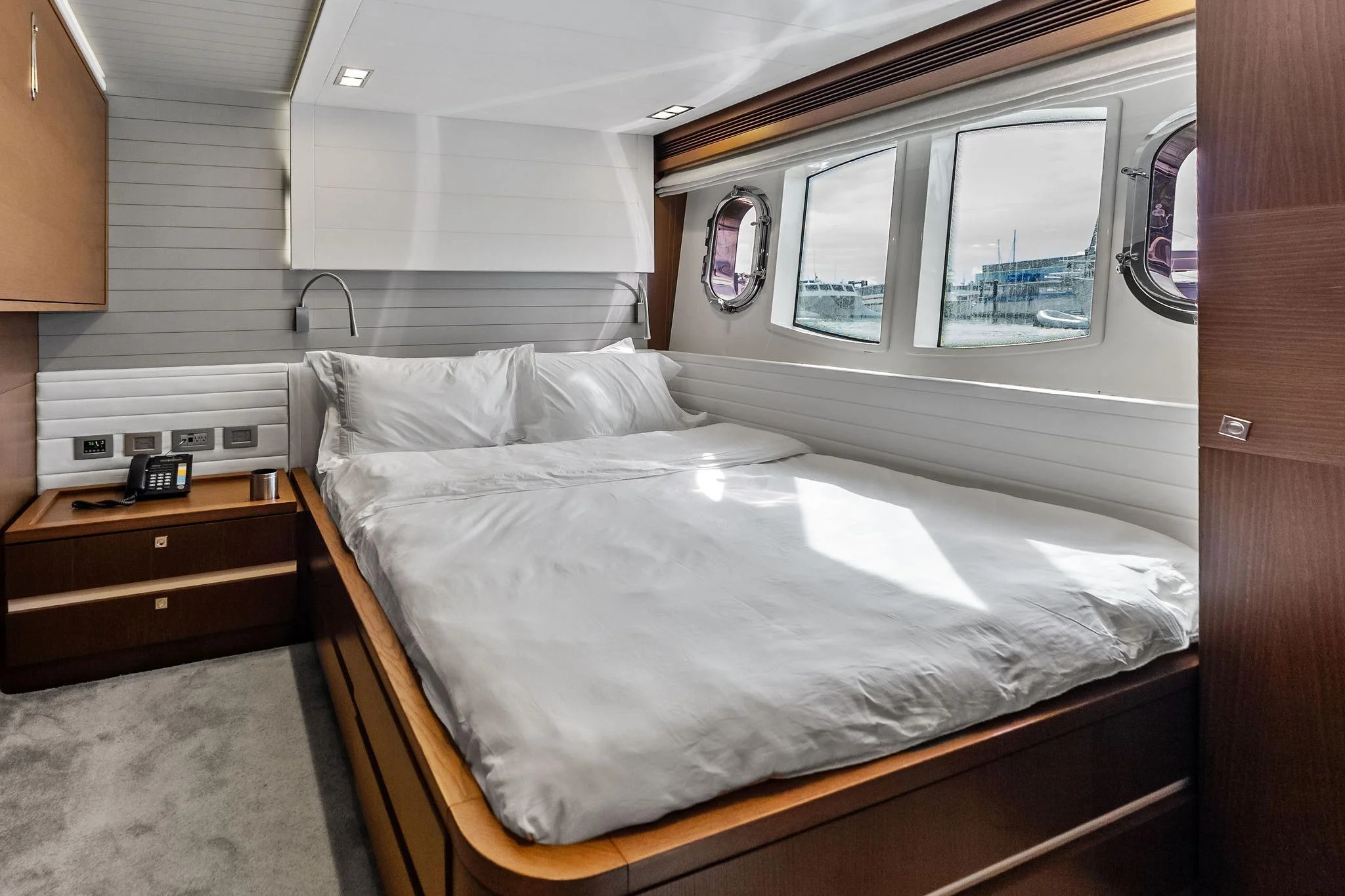 Custom Line 100 · Yate en venta en Panamá · Yates México