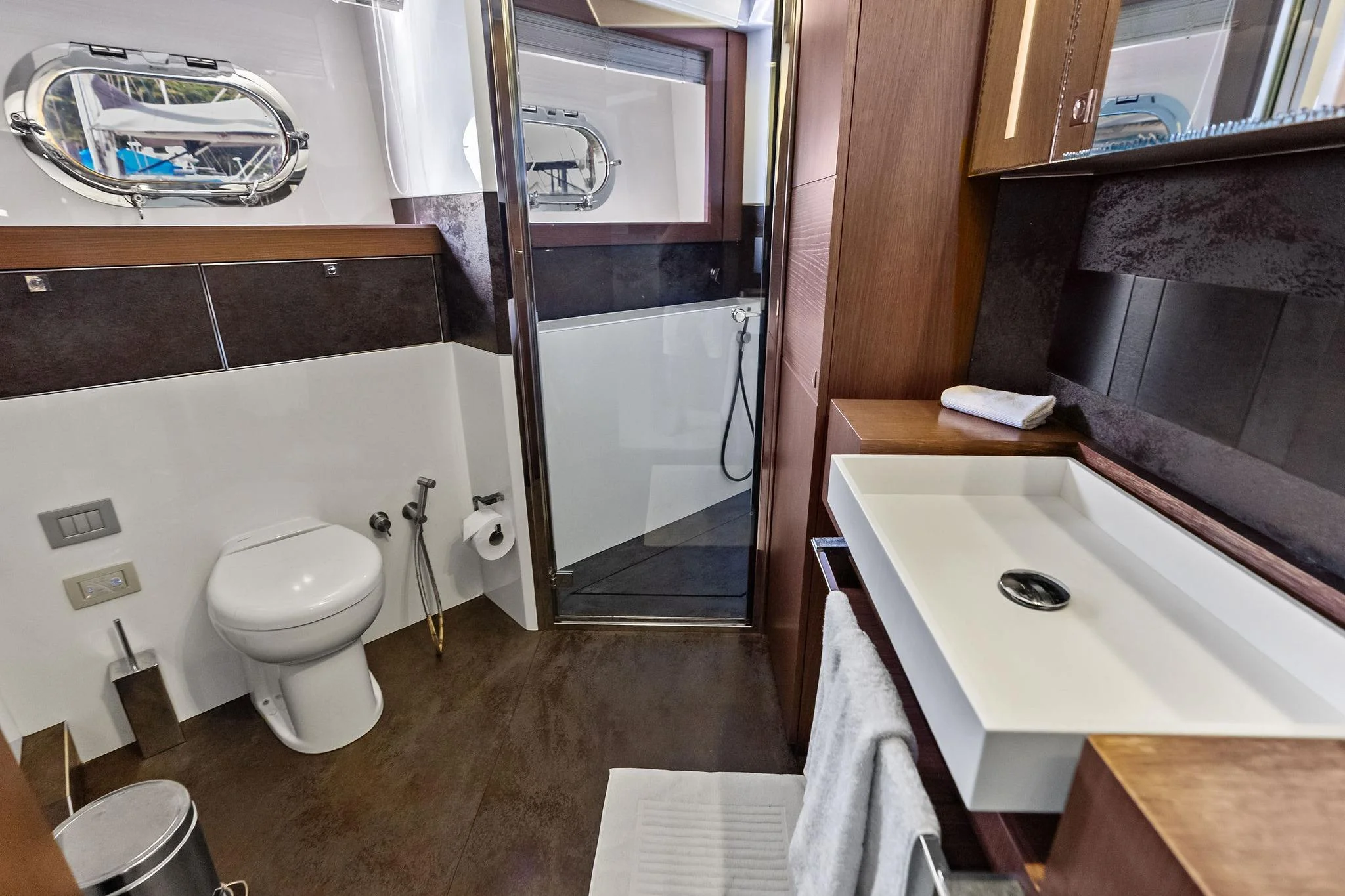 Custom Line 100 · Yate en venta en Panamá · Yates México