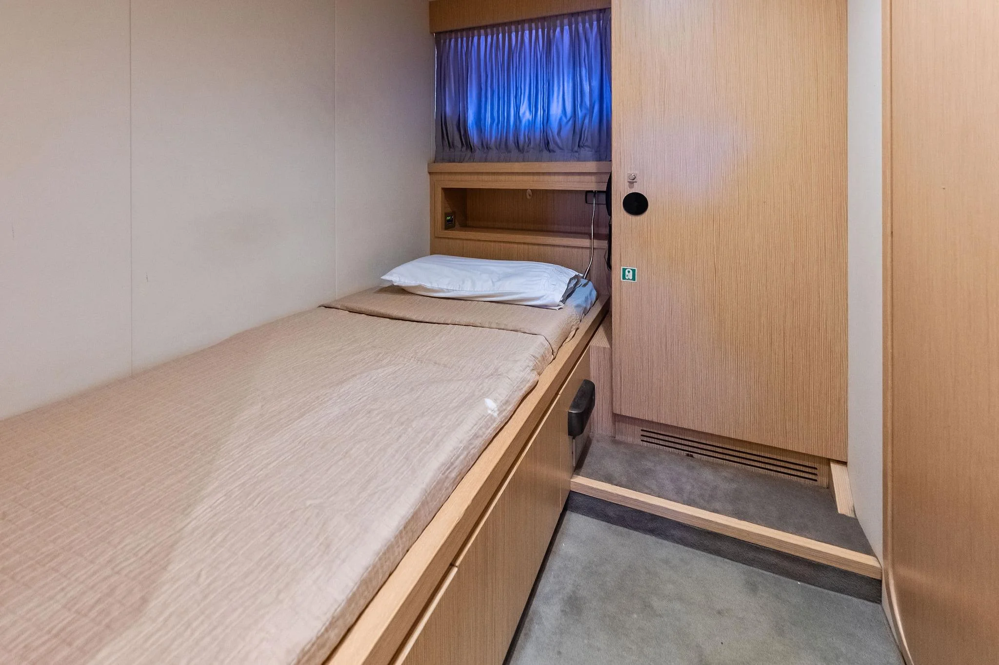 Custom Line 100 · Yate en venta en Panamá · Yates México