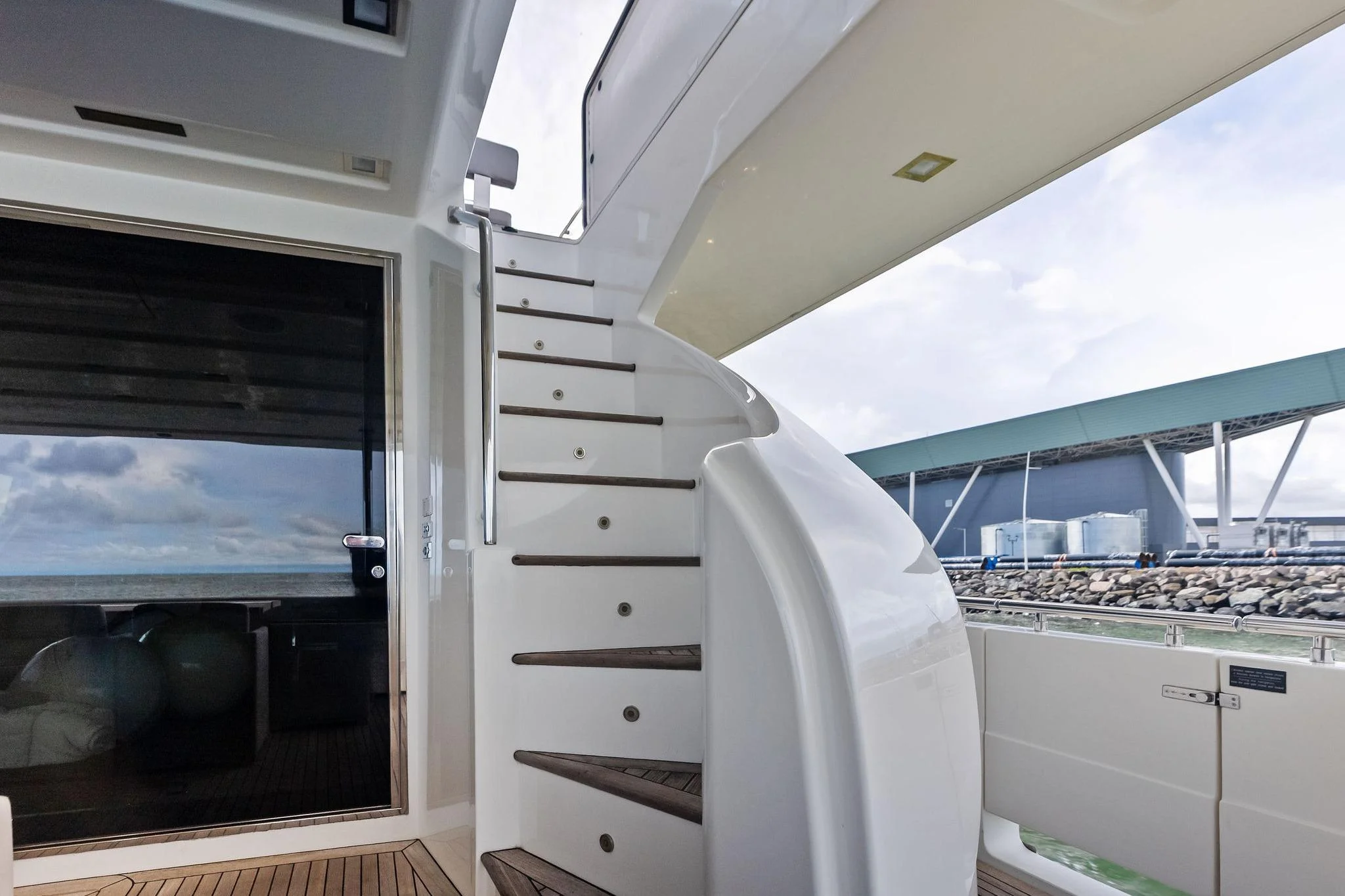 Custom Line 100 · Yate en venta en Panamá · Yates México