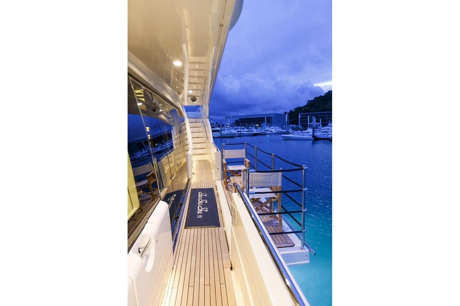Custom Line 100 · Yate en venta en Panamá · Yates México