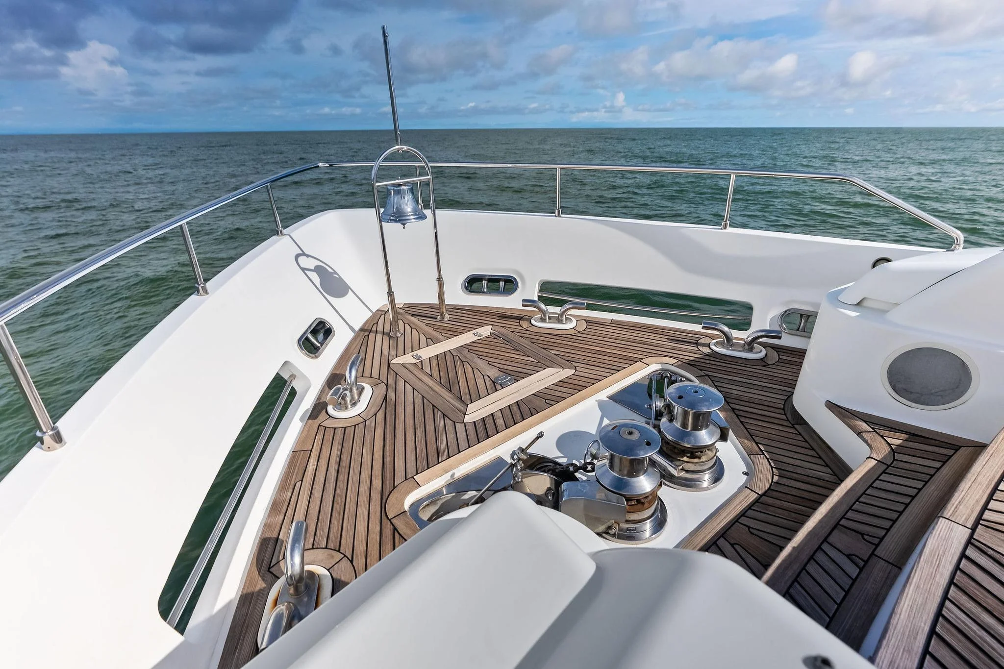 Custom Line 100 · Yate en venta en Panamá · Yates México
