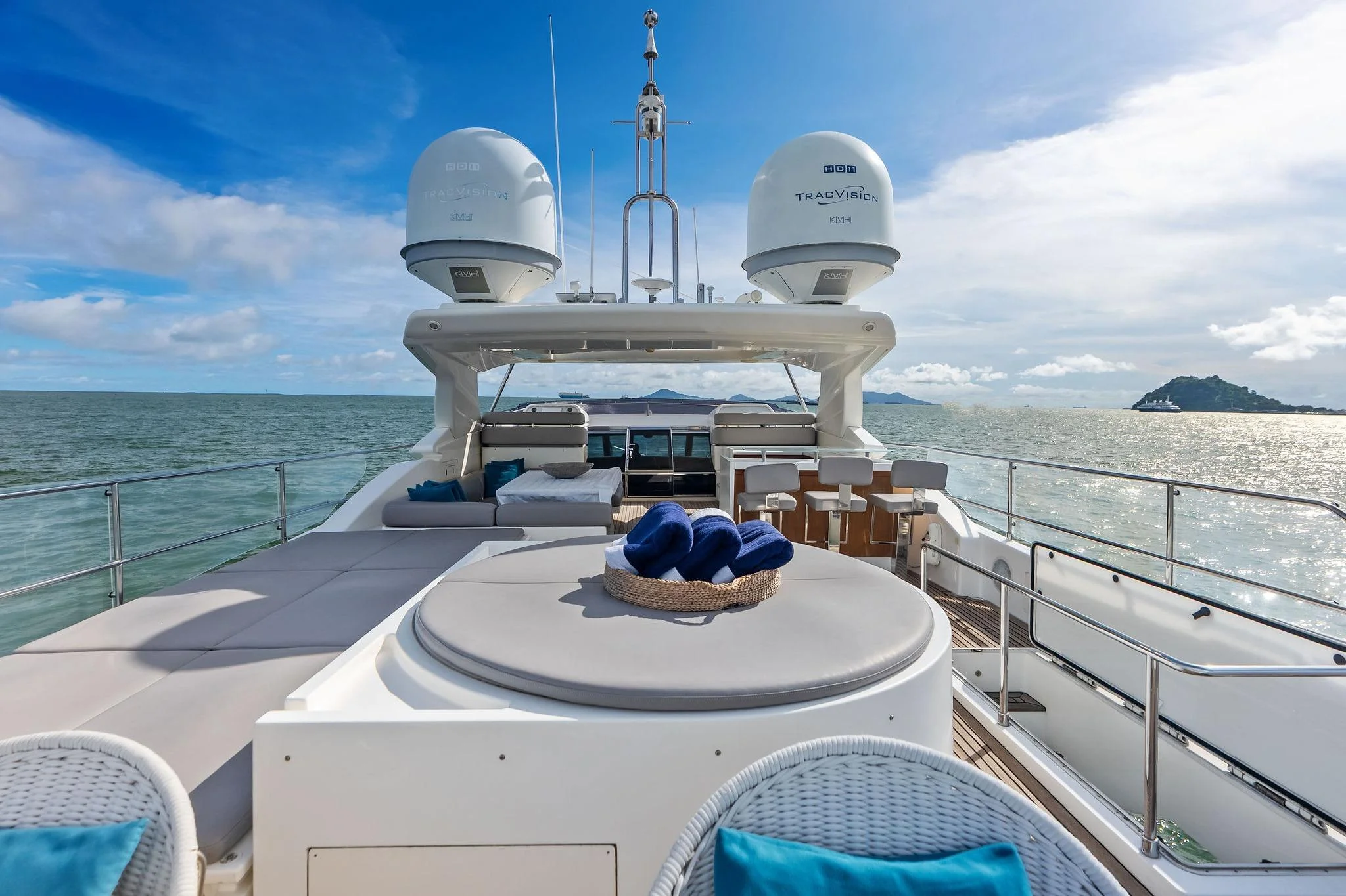 Custom Line 100 · Yate en venta en Panamá · Yates México