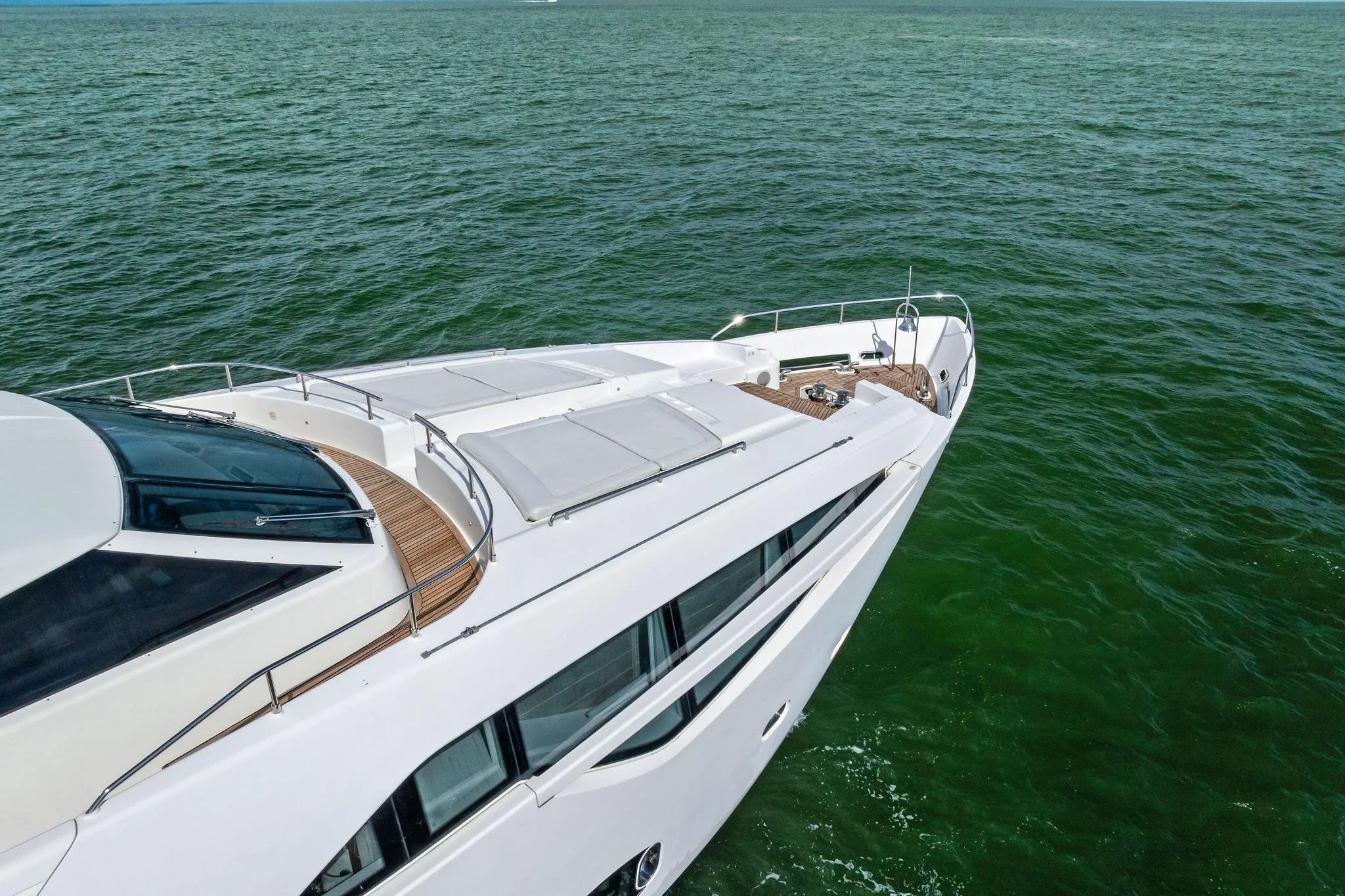 Custom Line 100 · Yate en venta en Panamá · Yates México
