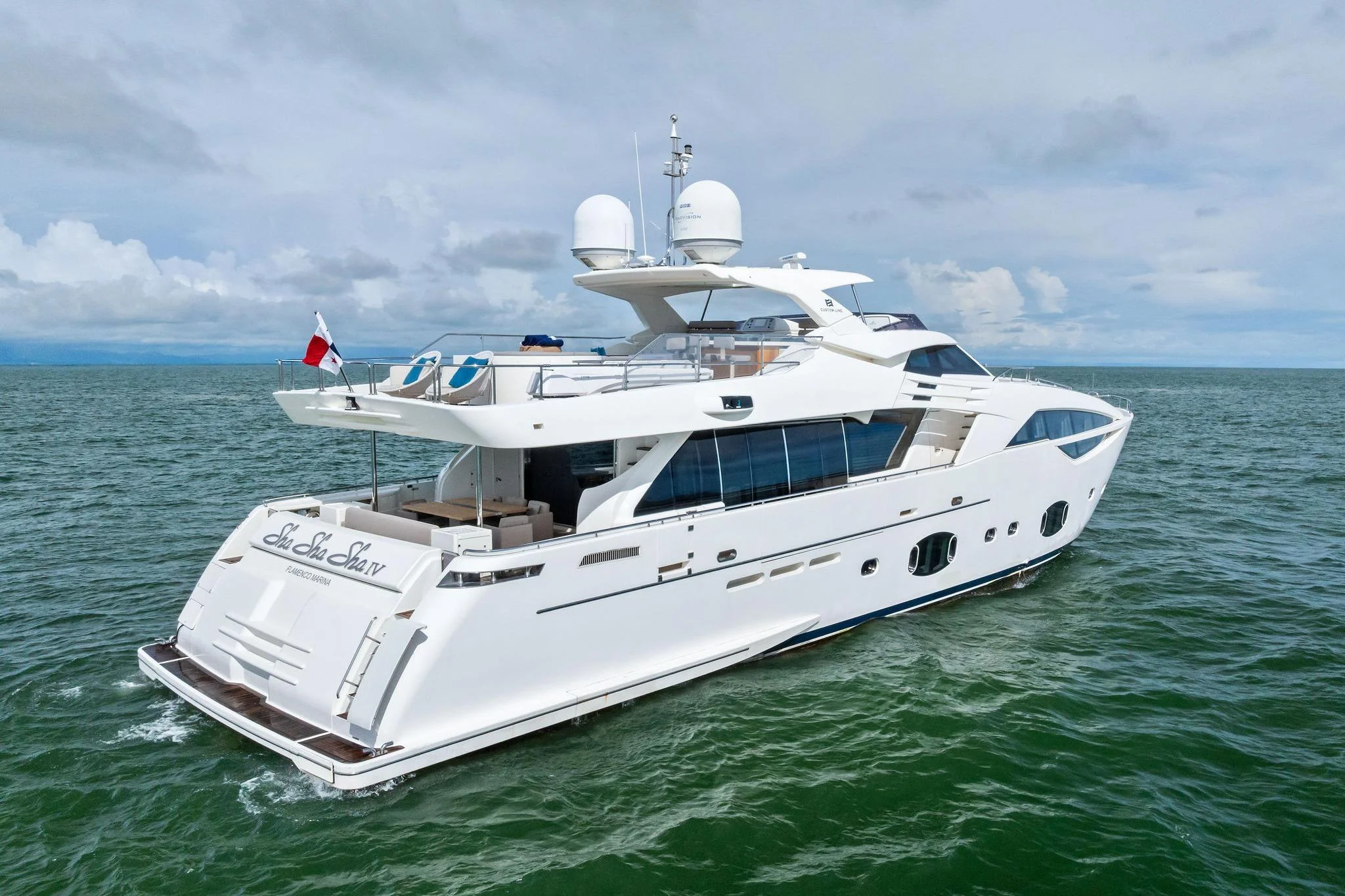 Custom Line 100 · Yate en venta en Panamá · Yates México