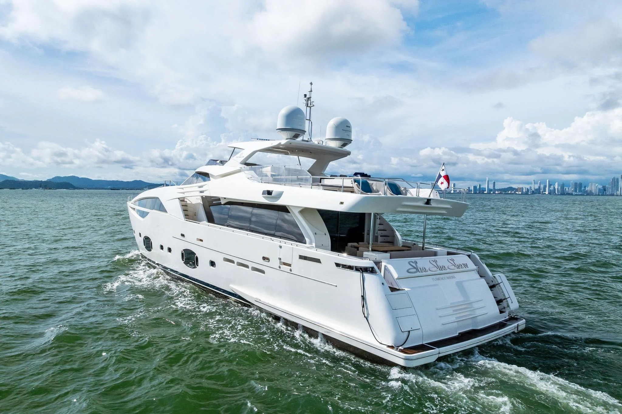 Custom Line 100 · Yate en venta en Panamá · Yates México