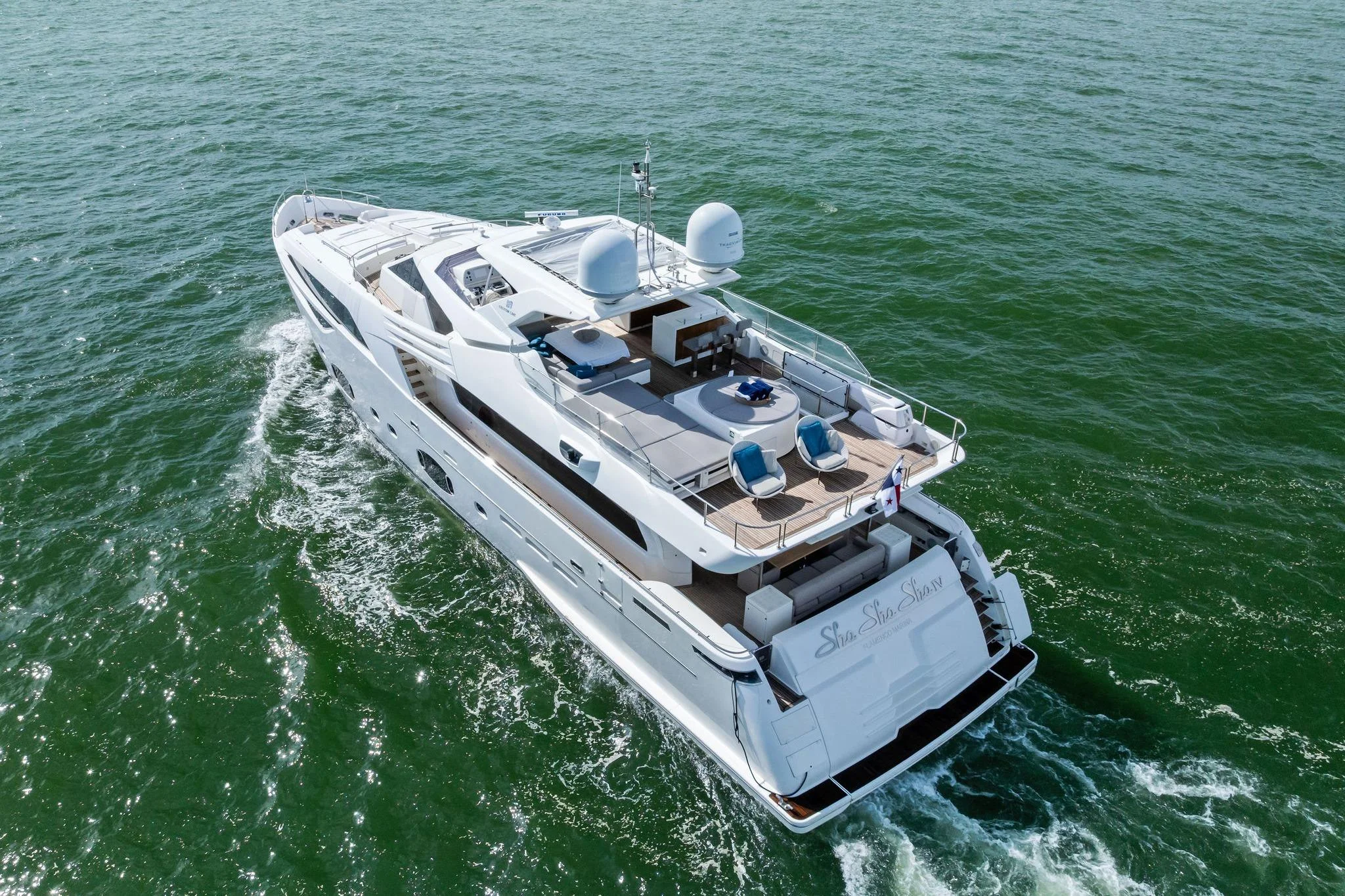 Custom Line 100 · Yate en venta en Panamá · Yates México