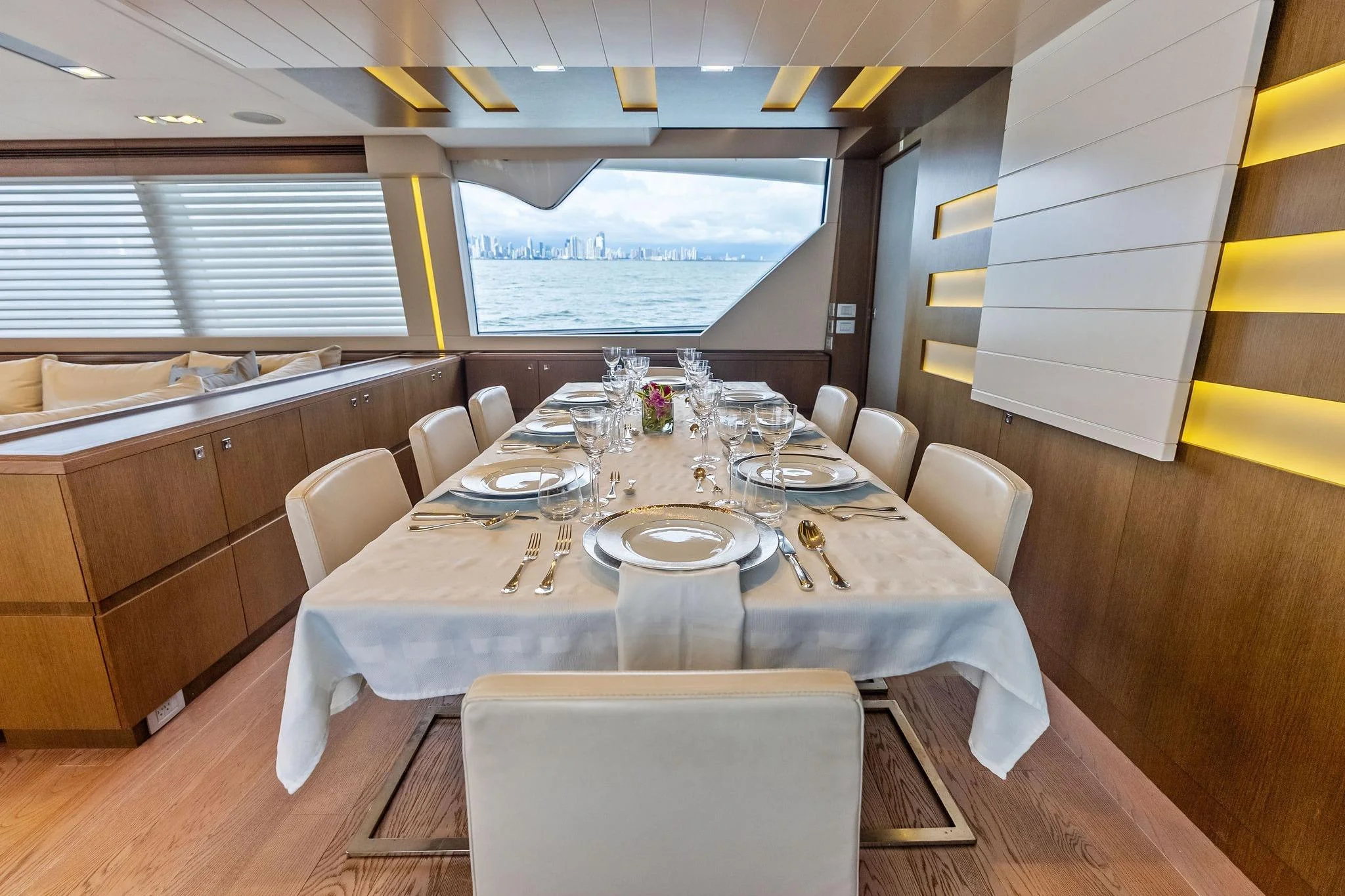 Custom Line 100 · Yate en venta en Panamá · Yates México