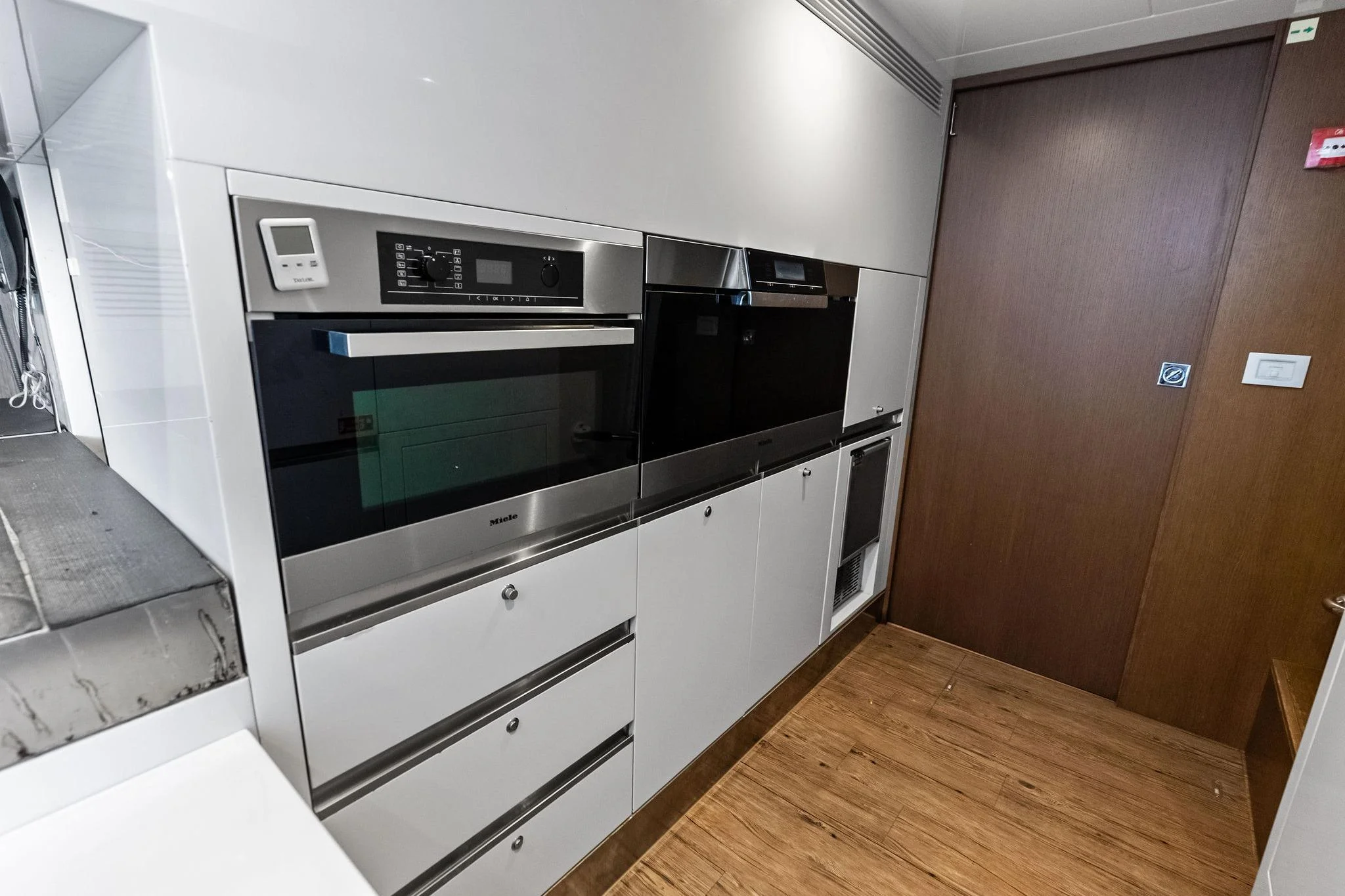 Custom Line 100 · Yate en venta en Panamá · Yates México