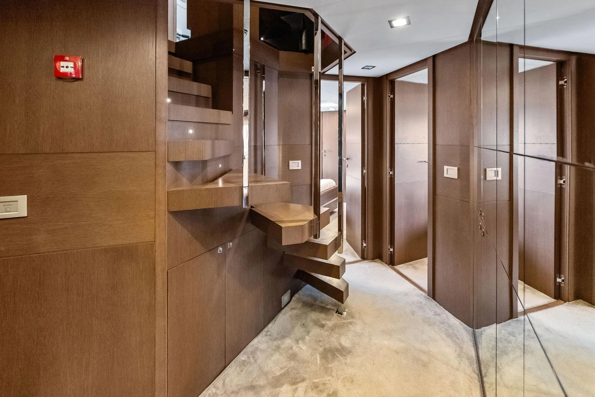 Custom Line 100 · Yate en venta en Panamá · Yates México