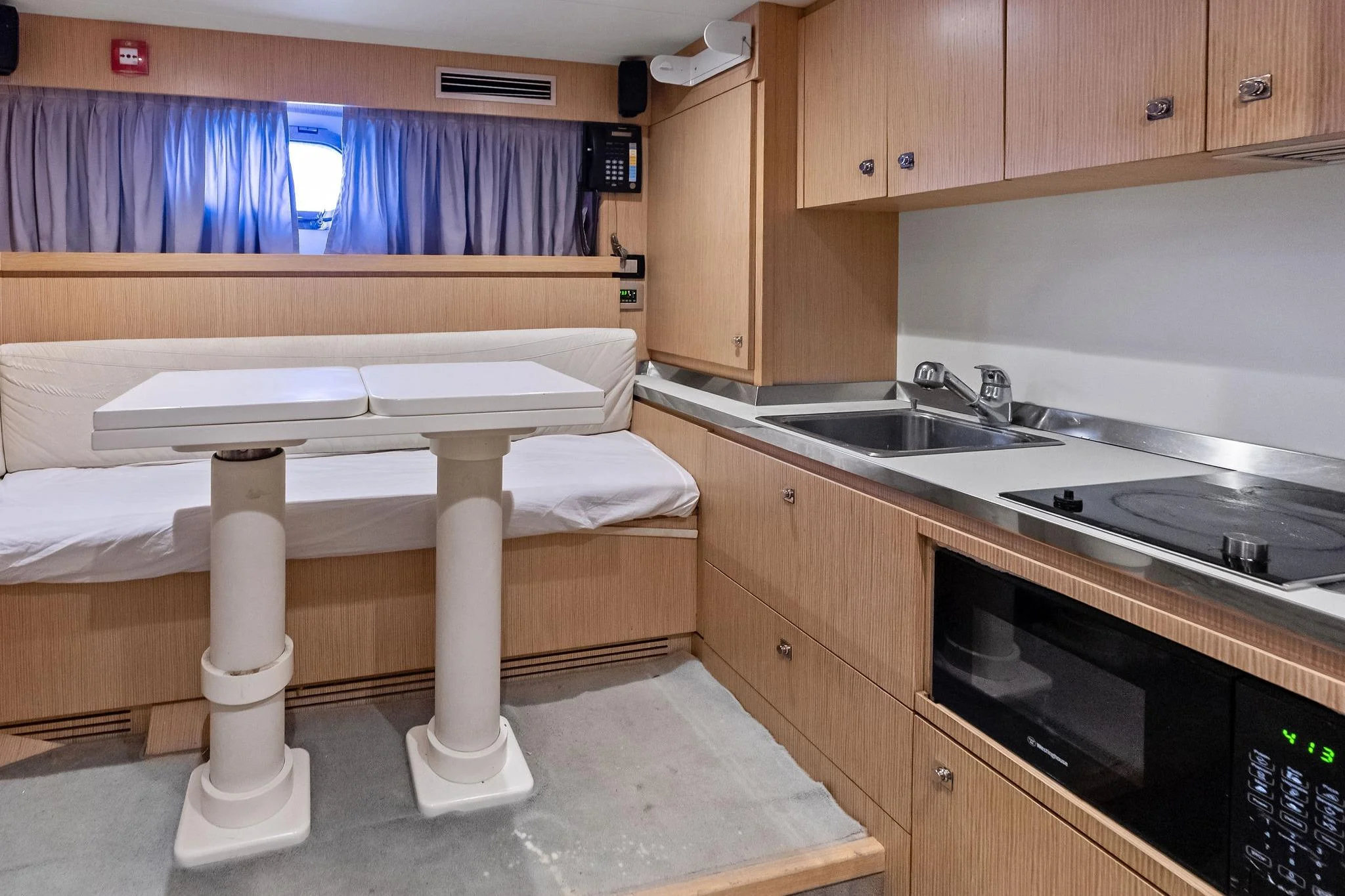 Custom Line 100 · Yate en venta en Panamá · Yates México