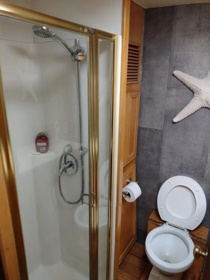 Egg Harbor 59 · baño con regadera