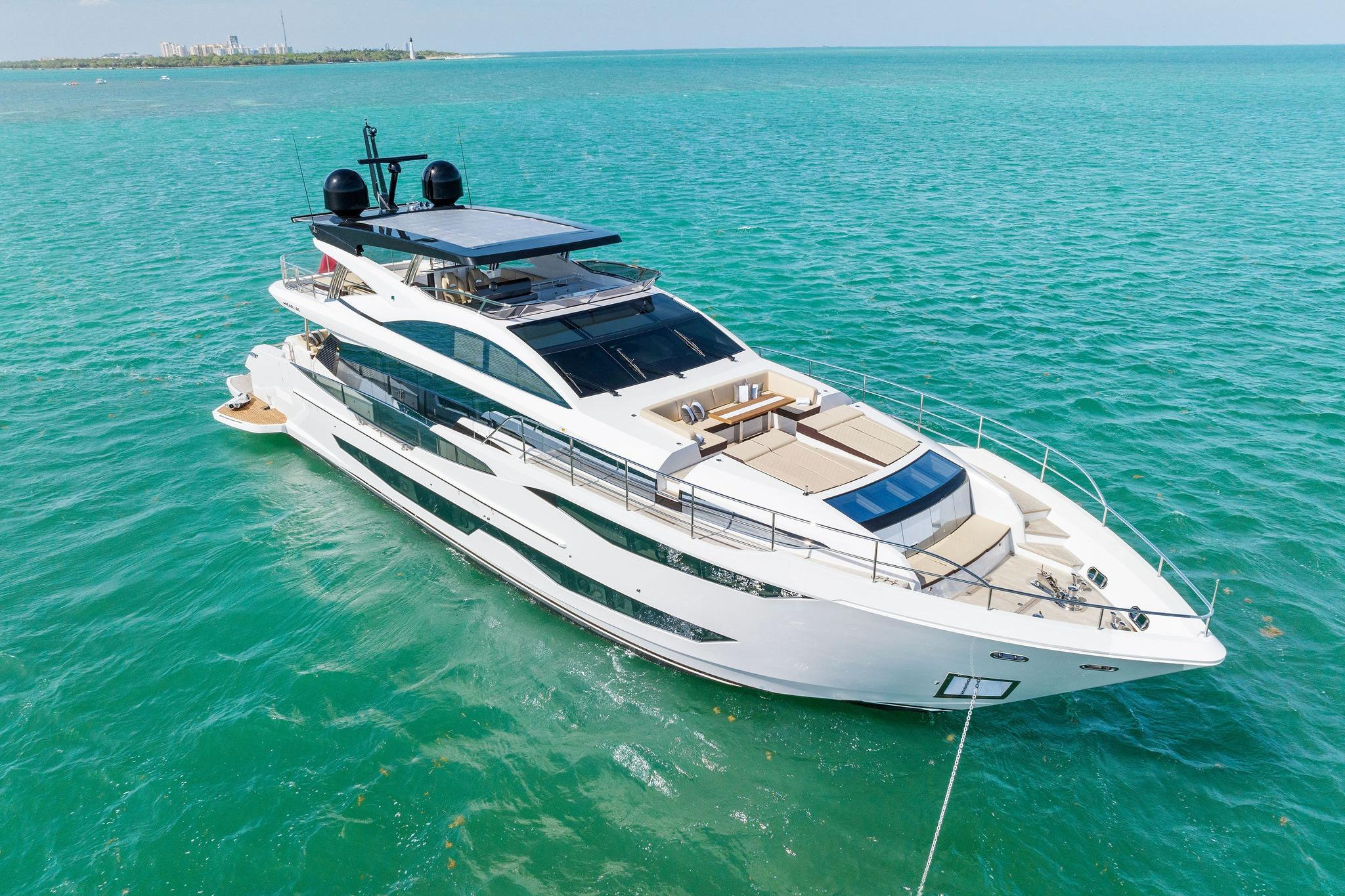 Pearl 95 2023 exterior · Yates México