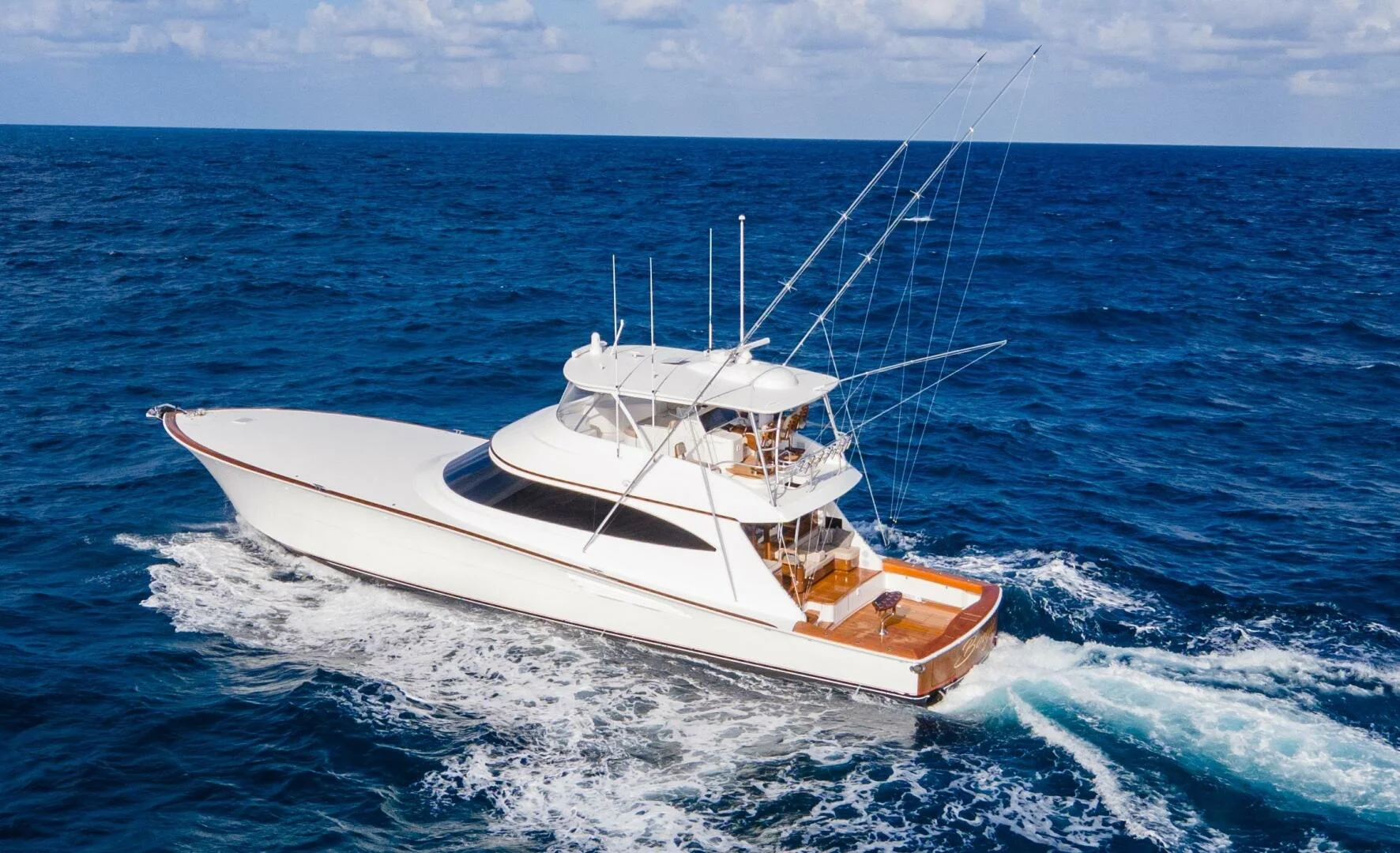 Viking 82 Convertible BOUJIE exterior lines · Yates México · Quepos Costa Rica