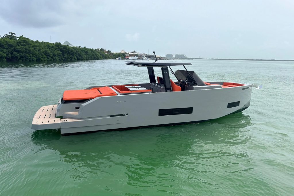 2025 De Antonio Yachts D42 en venta en Cancún, Quintana Roo