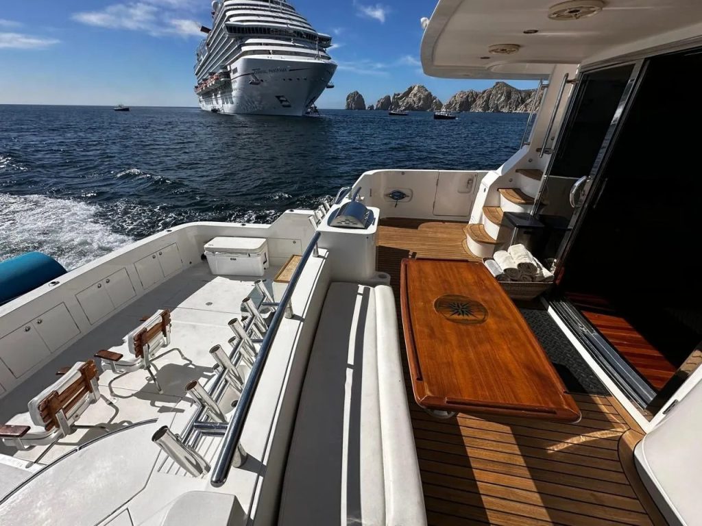 2012 McKinna 69′ SkyLounge en venta en La Paz, Baja California Sur