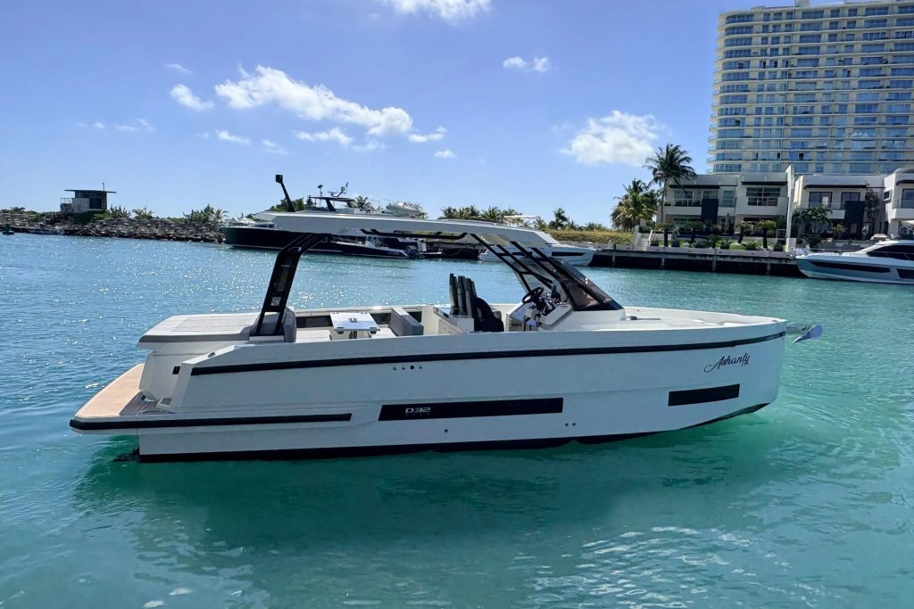 2025 De Antonio Yachts D32 en venta en Cancún, Quintana Roo